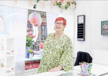 Lindsey Patricia Scott-Walker - Feather Robins Ltd