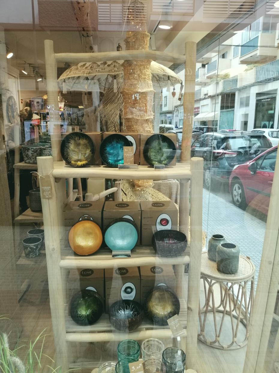 Shop display with Love Coco bowls