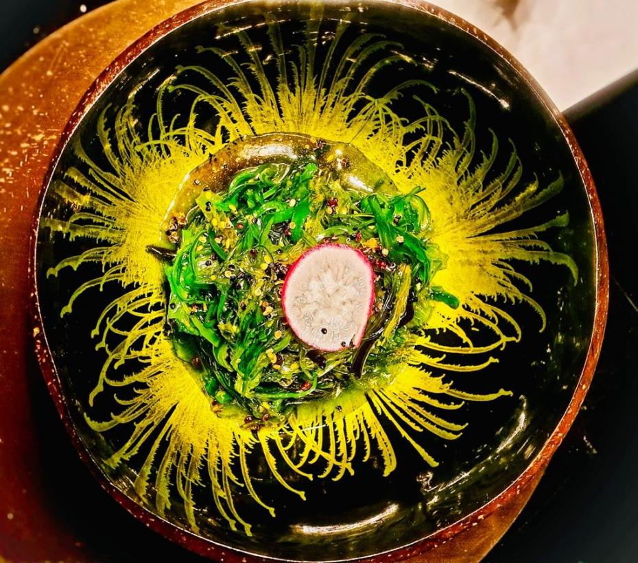 Fine dining dish in Yellow lacquer bowl