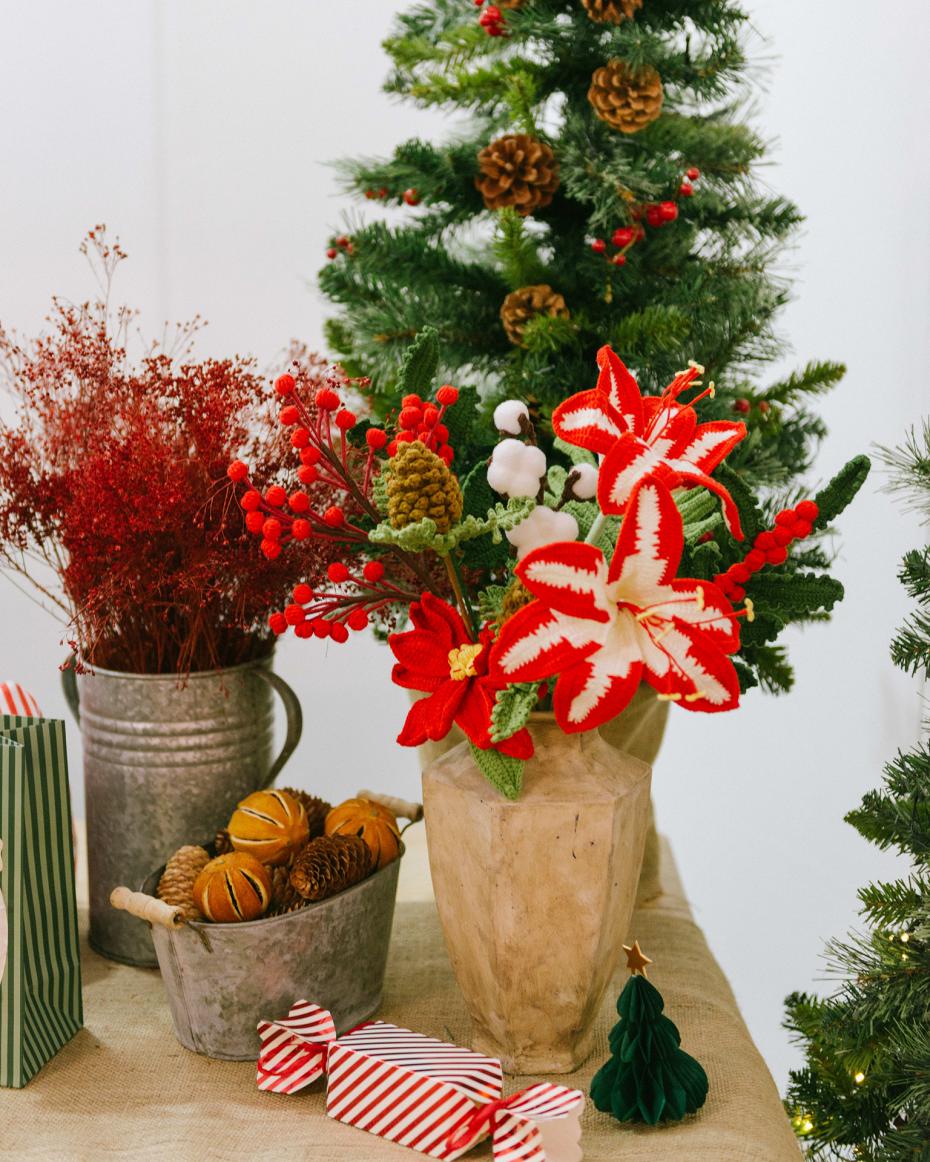 The Way to You Christmas AW24 Crochet Bouquet Arrangement