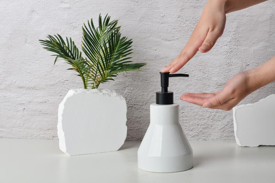 Luxury ceramic soap dispenser