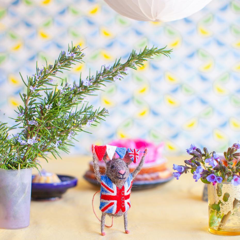 Union Jack Bunting Mouse