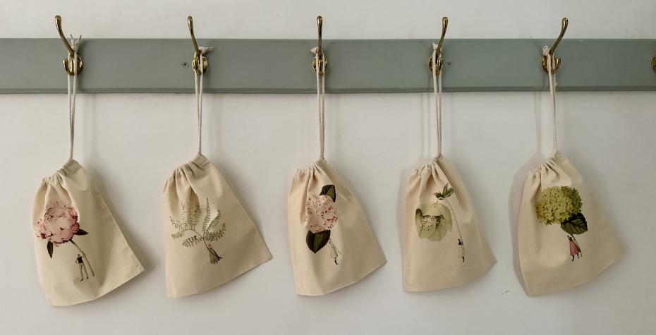 Drawstring Bags - non Christmas small sizes