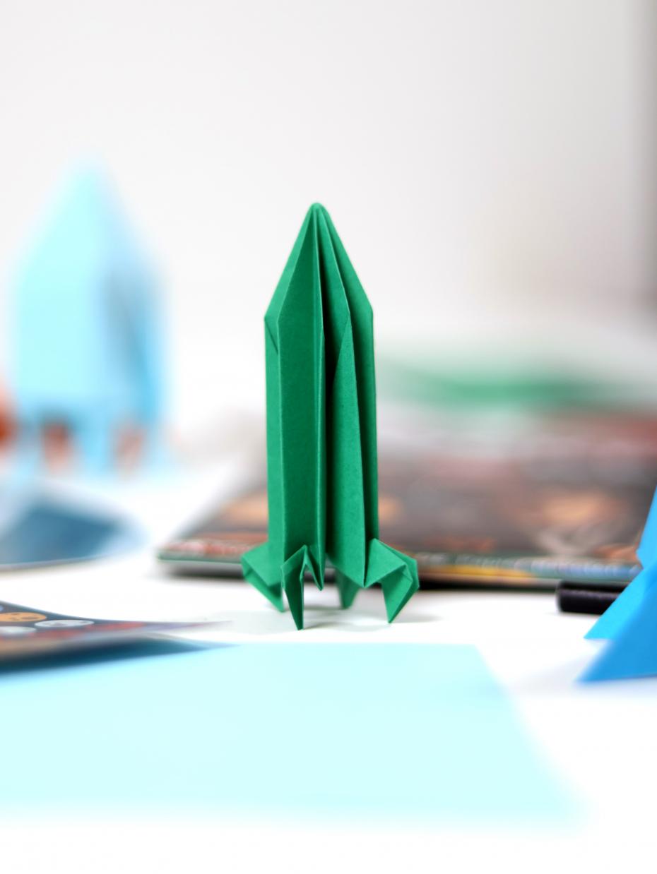 Pikkii Flying Paper Rockets completed green rocket