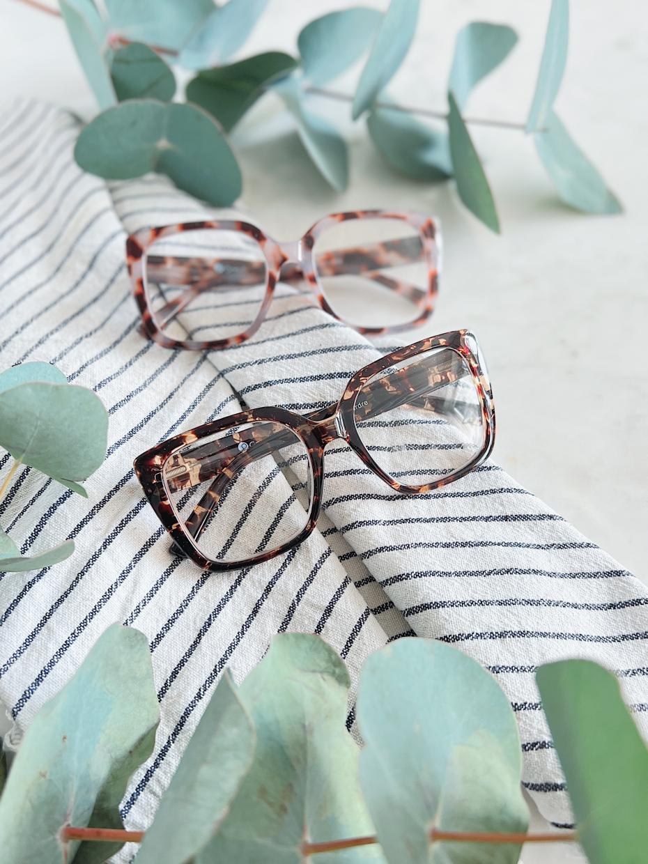 GL2332 Deirdre Tortoiseshell & White Tortoiseshell